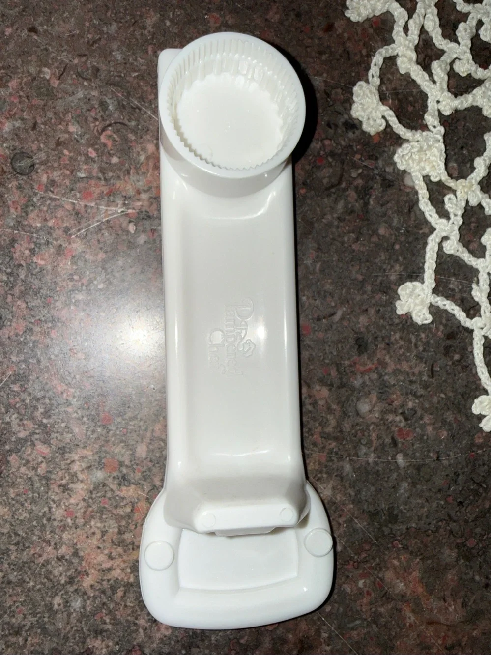 Pampered Chef Easy Opener #2590 retired bottle opener, magnetic back, white EUC